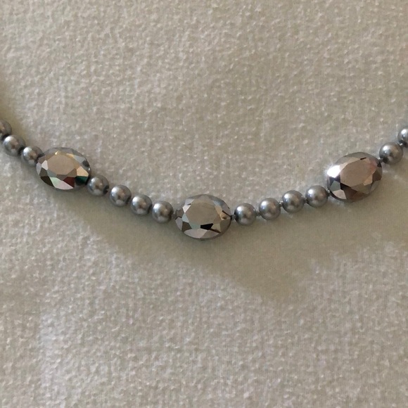 Gray Pearl and Crystal Neclace - Picture 3 of 4